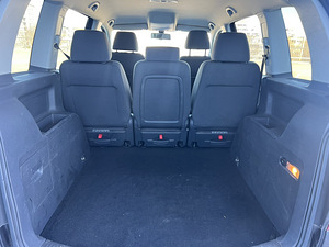 VOLKSWAGEN TOURAN (10 foto / 10)