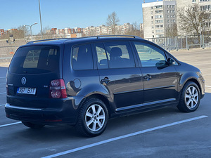 VOLKSWAGEN TOURAN (6 foto / 10)