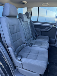 VOLKSWAGEN TOURAN (9 foto / 10)