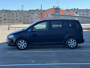 VOLKSWAGEN TOURAN (3 foto / 10)