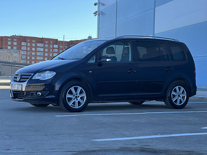 VOLKSWAGEN TOURAN (1 foto / 10)