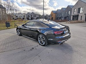 Audi S5 2018 (3 фото из 8)