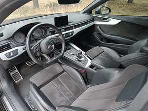 Audi S5 2018 (6 фото из 8)