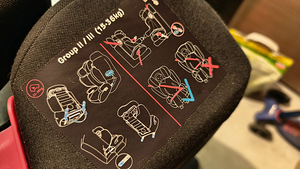 Kinderkraft turvatool isofix + Autoistme kaitsekate. (3 foto / 3)