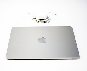 MacBook Air M2 2022 (3 foto / 3)