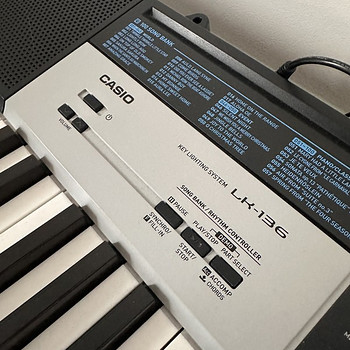 Casio LK-136 - Sünteesija