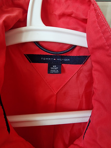 Tuulejope Tommy Hilfiger, suurus XS, väga heas korras (2 foto / 2)