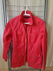 Tuulejope Tommy Hilfiger, suurus XS, väga heas korras (1 foto / 2)