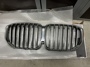 BMW X05 G05 GRILL FRONT (1 foto / 2)