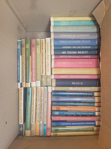 Старые книги (3 фото из 3)