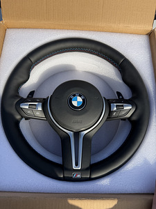 Руль BMW (2 фото из 4)
