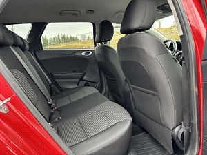 Kia Ceed (10 фото из 13)