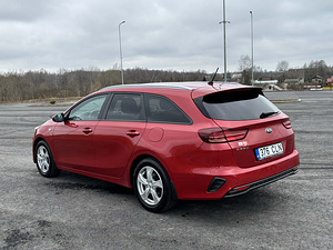 Kia Ceed (5 фото из 13)