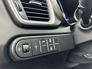 Kia Ceed (12 фото из 13)