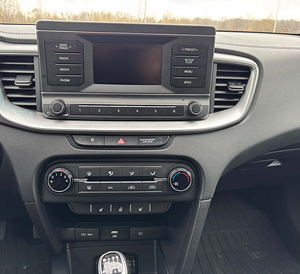 Kia Ceed (13 фото из 13)
