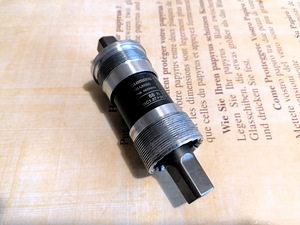 Shimano BB-UN300 (1 фото из 2)