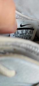 Tossud 30 Nike sidumisvabad tüdrukute tossud (3 foto / 5)