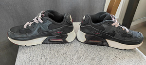Tossud 30 Nike Air Max laste tossud nahk sidumisvabad (2 foto / 5)