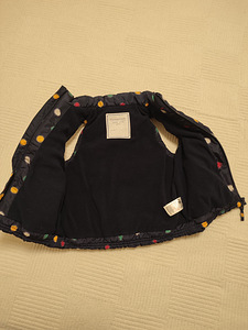 Tüdrukute vest Mothercare suurus 104-110. (3 foto / 3)