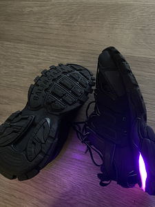 Balenciaga Track (4 фото из 5)