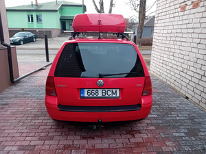 Volkswagen Golf 4 Variant 2000 1.9TDI 66kW (6 фото из 8)