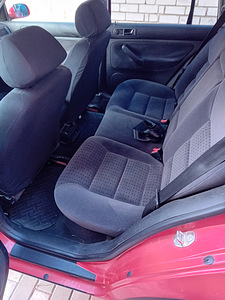 Volkswagen Golf 4 Variant 2000 1.9TDI 66kW (8 фото из 8)