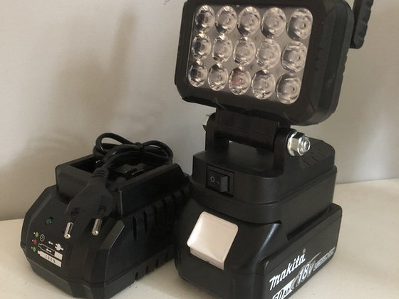 Новый аккумулятор Makita 6 Ач + светодиодная лампа + зарядное устройство в компл...