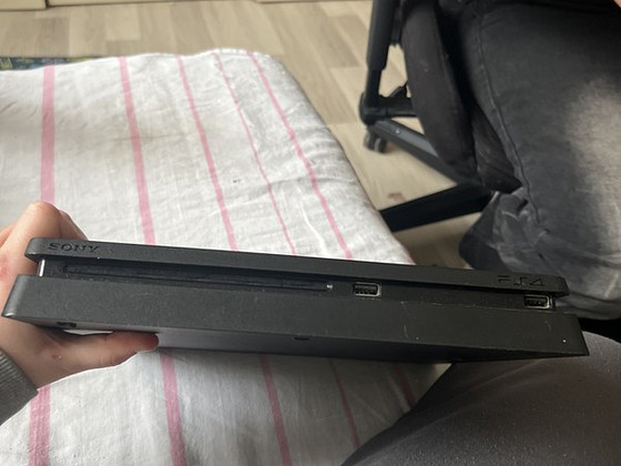 Ps4 slim