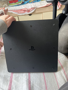 Ps4 slim (5 foto / 7)