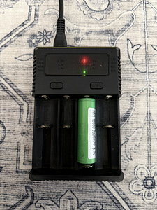 Nitecore зарядка (5 фото из 7)
