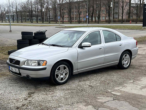 VOLVO S60