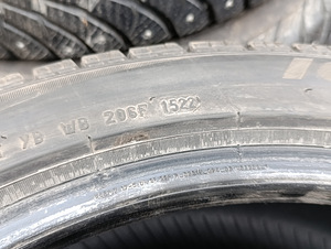 Pirelli Ice Zero 235/45R18 lamellrehvid (3 foto / 5)