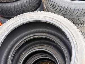 Pirelli Ice Zero 235/45R18 lamellrehvid (4 foto / 5)