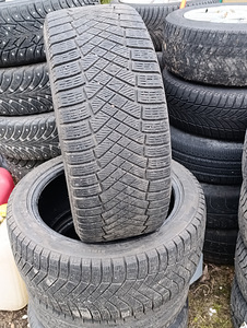Pirelli Ice Zero 235/45R18 lamellrehvid (1 foto / 5)
