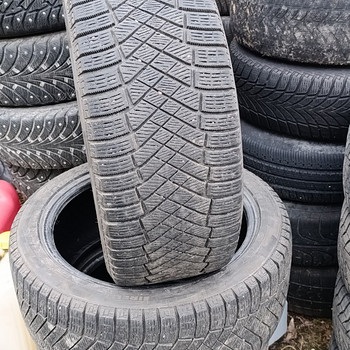 Pirelli Ice Zero 235/45R18 lamellrehvid