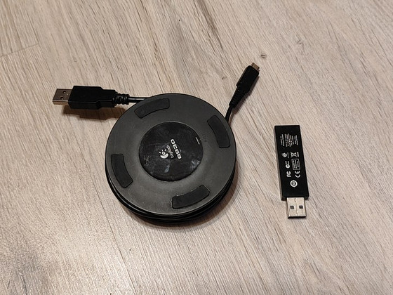 Logitech G930 USB vastuvõtja (dongle) ja dokk-jaam