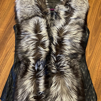 Stiilne Silver Fox vest naistele, suurus M