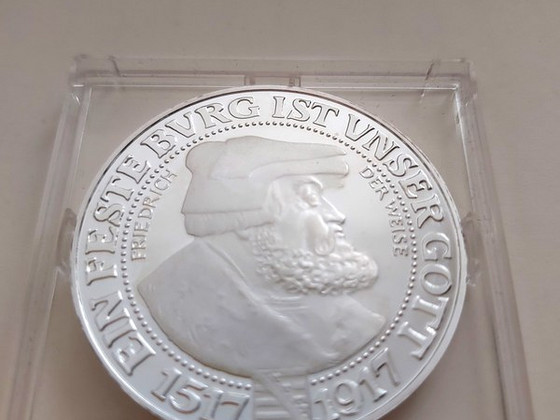 Копия монеты 1917 года, посвященная Frederich Targale