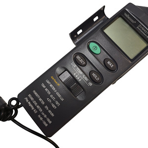 Многофункциональный измеритель Velleman DVM401 + сумка (3 фото из 6)