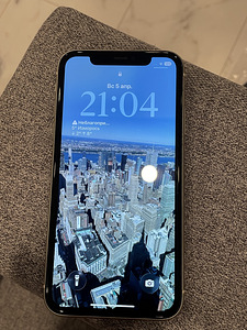 iPhone 11 (1 foto / 4)
