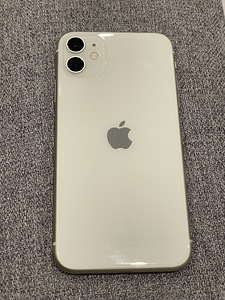 iPhone 11 (2 foto / 4)