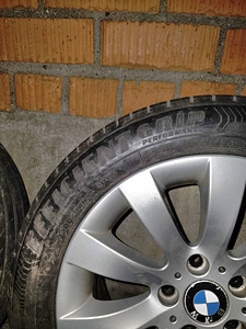 225/55 R17 (2 фото из 4)