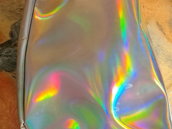 NEON VÄREISSÄ HEHKUVA MEIKKI LAUKKU MUOVIA