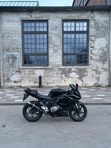HYOSUNG GT125 R (1 foto / 8)