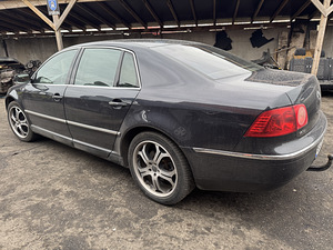 VW Phaeton (5 foto / 7)