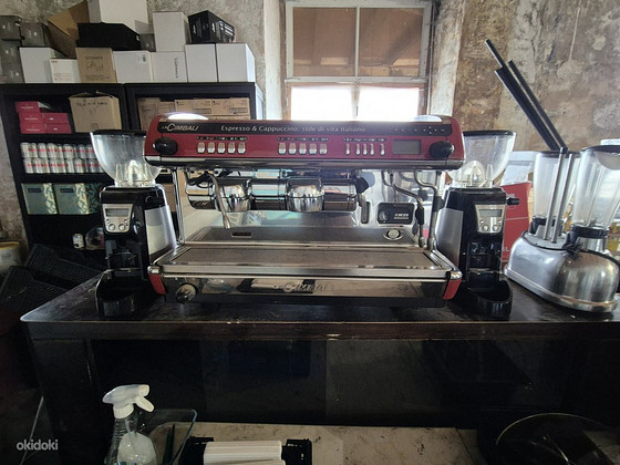 La Cimbali M39 Dosatron ja 2x Casadio enea