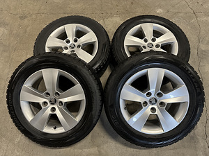 215/60/R16 Skoda Bridgestone Blizzak (1 foto / 8)