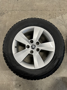 215/60/R16 Skoda Bridgestone Blizzak (3 foto / 8)