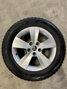 215/60/R16 Skoda Bridgestone Blizzak (5 foto / 8)