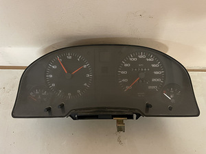 Спидометр Audi 80 B4 66kw (1 фото из 2)